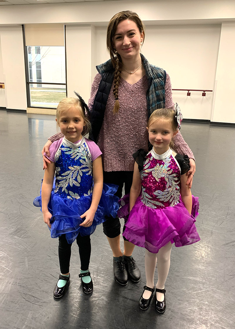 dance-academy-hannah-students.jpg